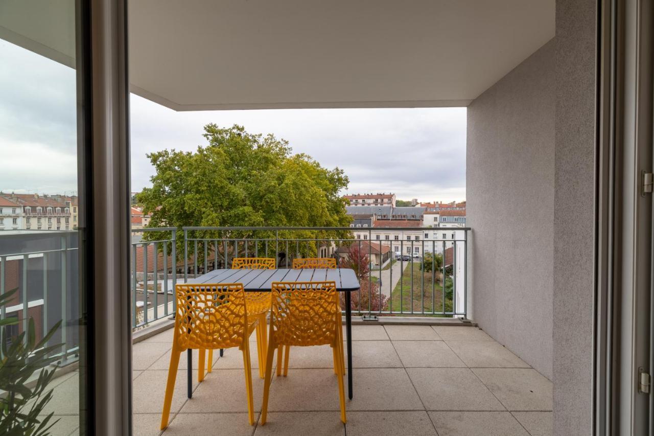 Be My Home - Les Mots Bleus Lyon Bagian luar foto